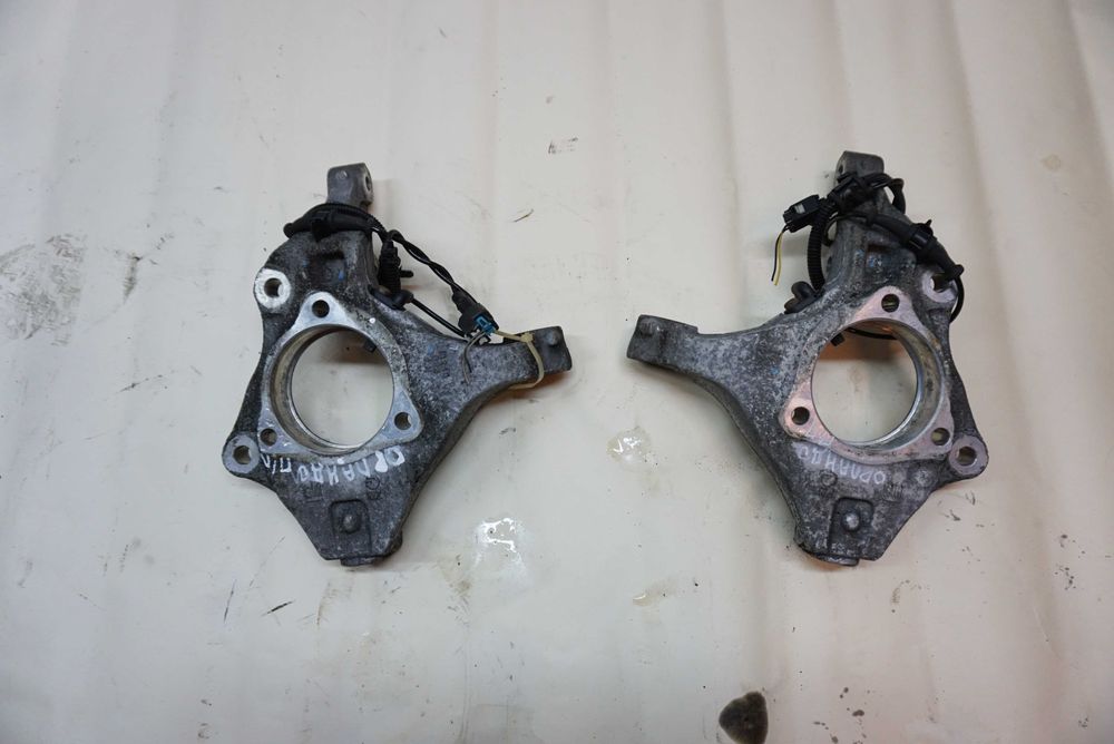 Цапфа передня \Поворотний кулак Chevrolet Orlando\Шевроле Орландо