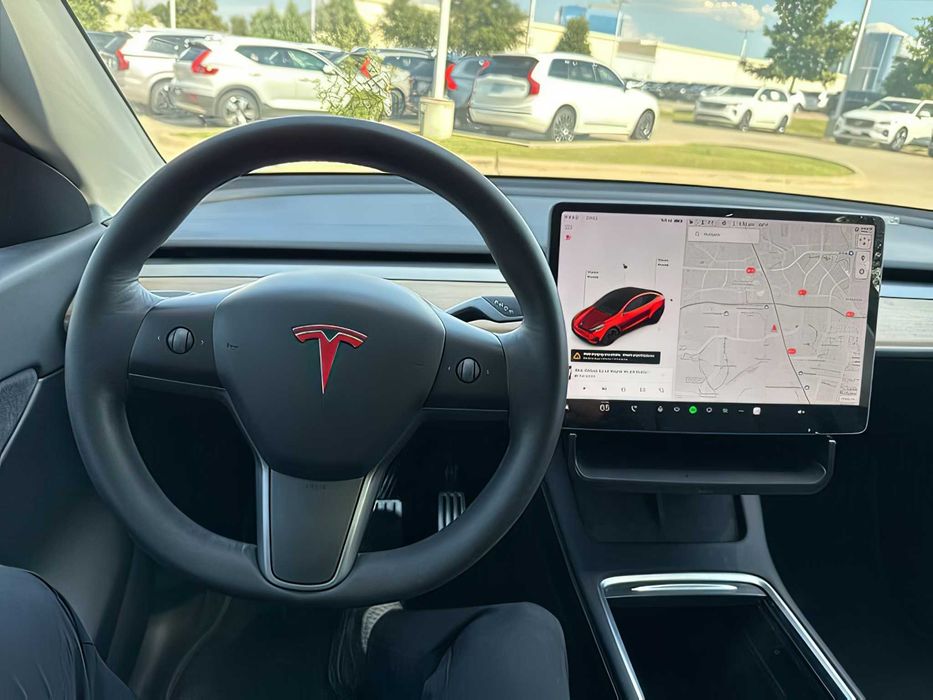 Tesla Model Y      2022