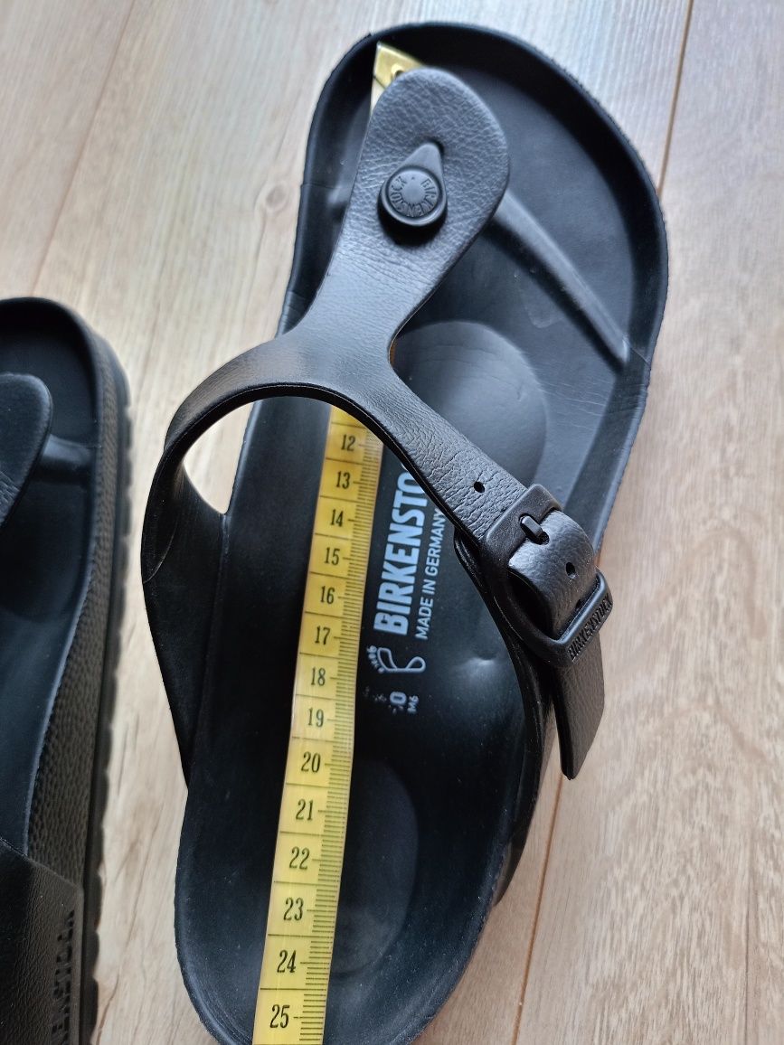 Klapki Birkenstock Gizeh EVA, rozmiar 39

Sprzedam czarne klapki Birke