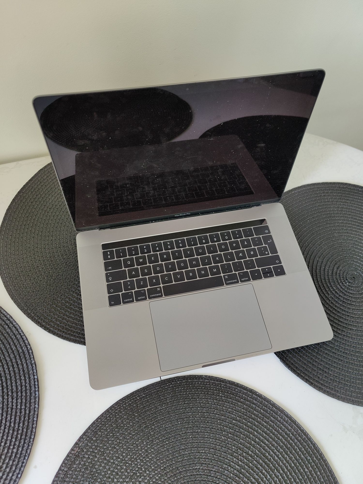 Ноутбук apple MacBook pro 15 2017 а 1707