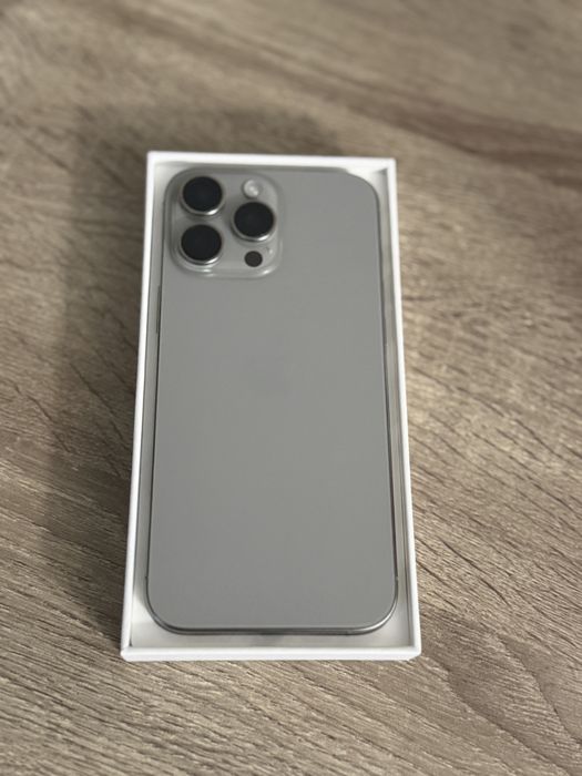 Продам IPhone 16pro Max