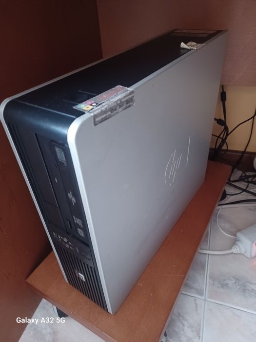 Vendo  Computador e teclado.