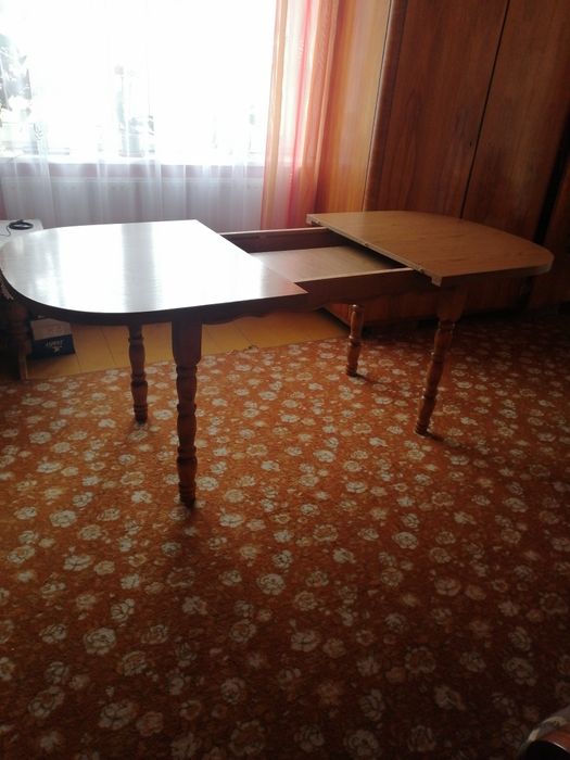 Stół, stół rozkładany.
