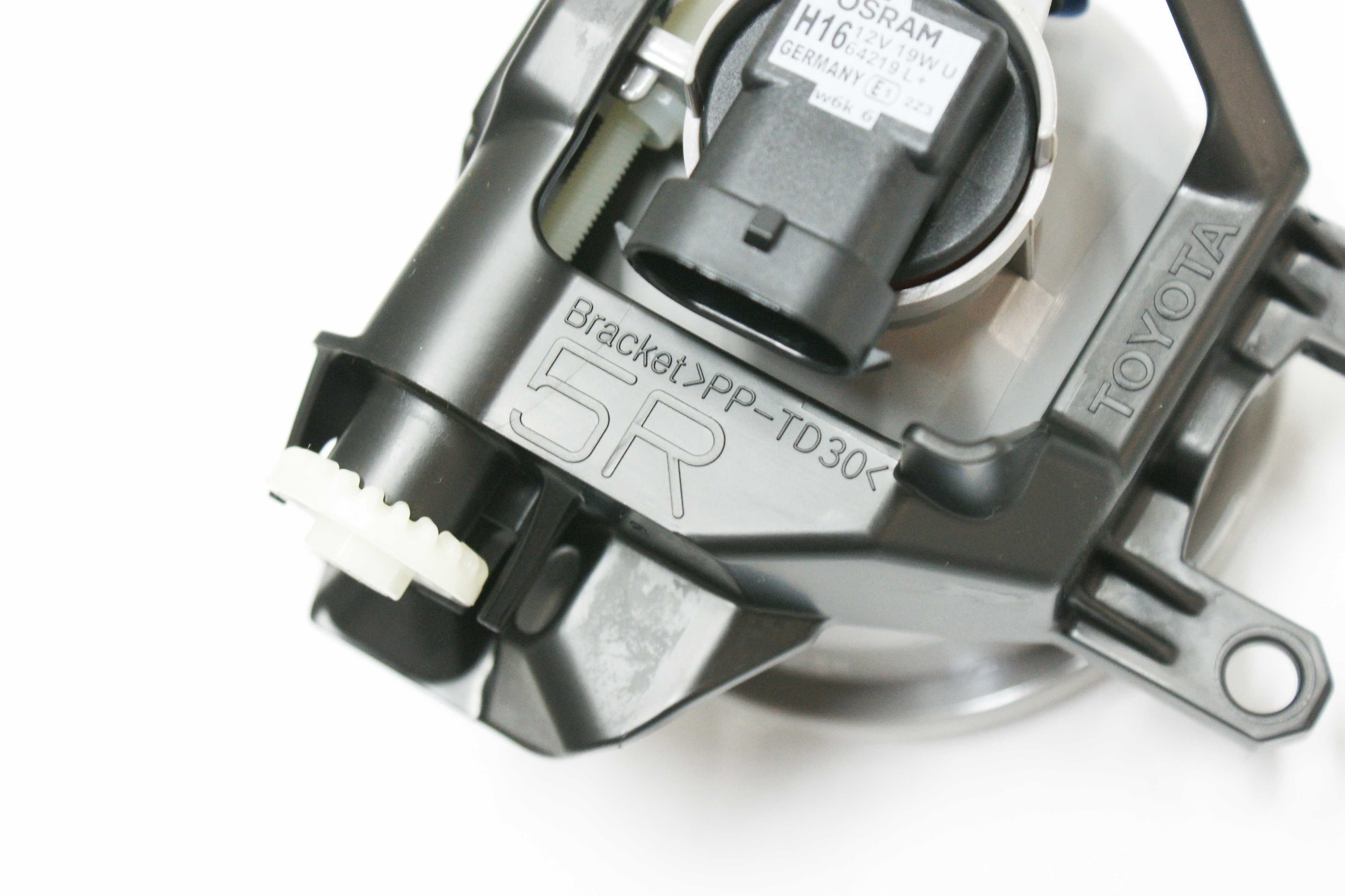 Lampa przeciwmgielna prawa OE Toyota Land Cruiser Prius Lexus CT ES
