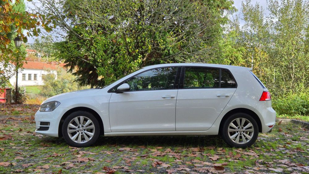 Volkswagen Golf VII 1.6 TDI – 2016, Nacional e muito bem estimado