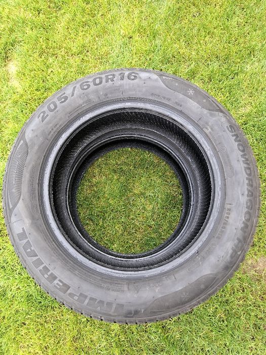 Opona opony 205/60R16