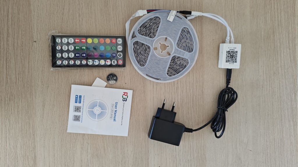 Taśma LED RGB 5050 5M Aplikacja Zestaw Ledy Paski