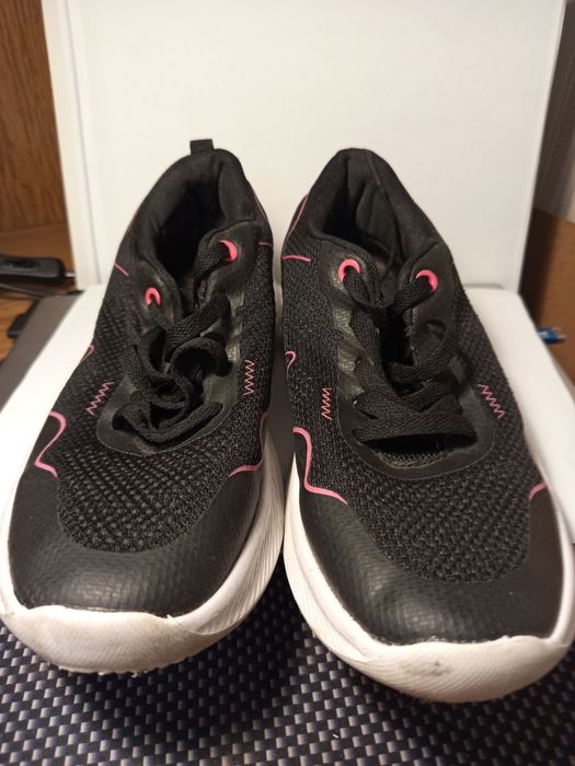 Кросівки жіночі відомої німецької фірми Crivit. Невагомі, якісні.