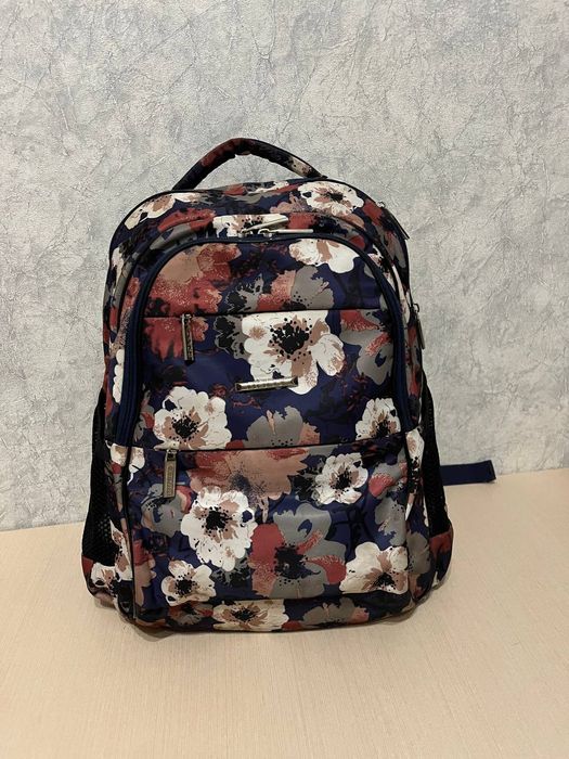 Дівочий рюкзак з квітами