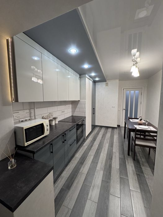 Подобово Чернівці квартира в новобудові біля ТЦ «Майдан».