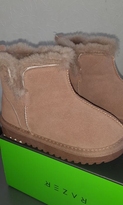 Стильні Зимові черевики, чоботи, уггі дитячі