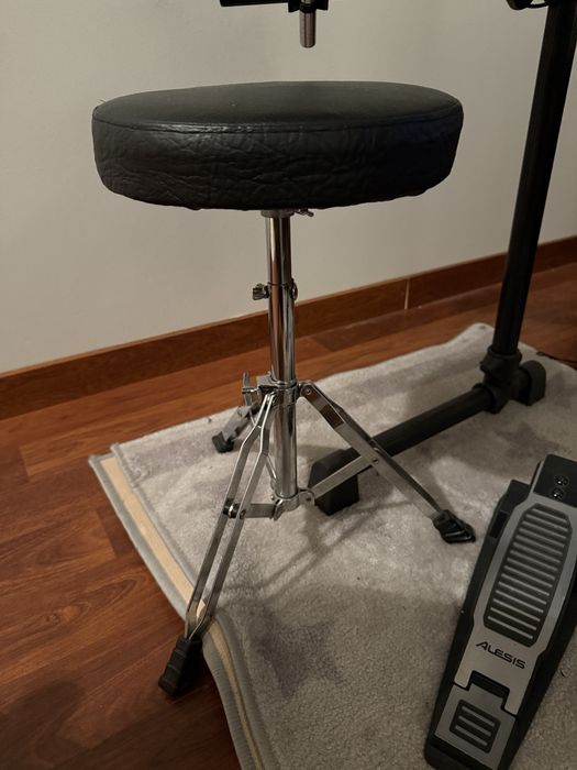 Perkusja Alesis bardzo dobry stan