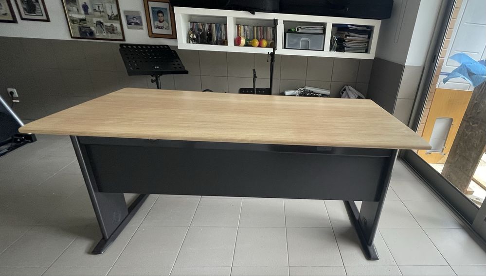 Secretária para escritório