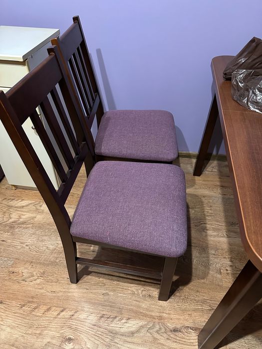 Stół rozkładany oraz krzesła