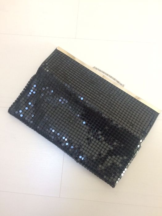 Clutch Preta de Lantejolas