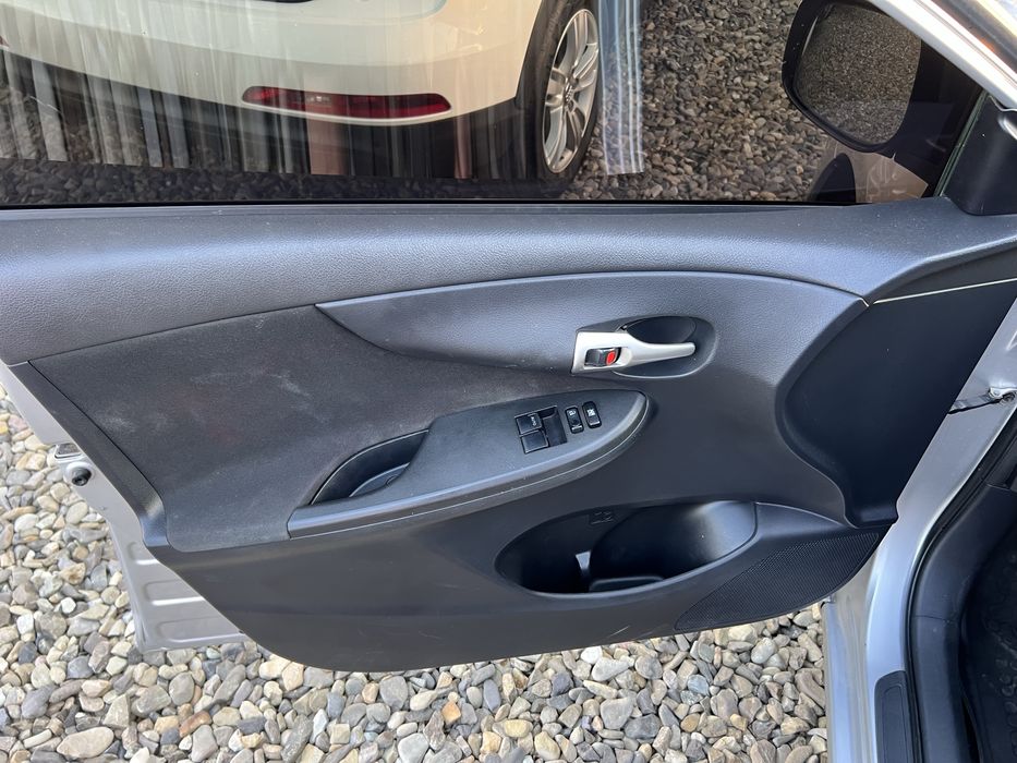 Тойота корола ціла у рідній фарбі машина варта вашої уваги