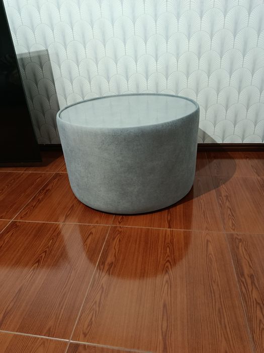 Sofá grande novo+ mesa, Com garantia.