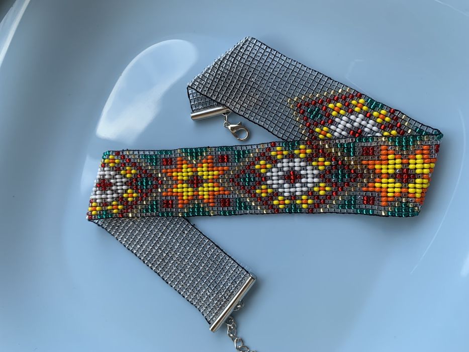 Чокер з бісеру ручної роботи