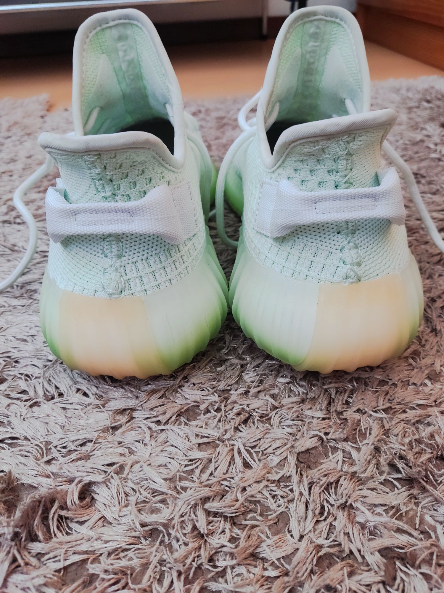Adidas Yeezy Boost hyperspace