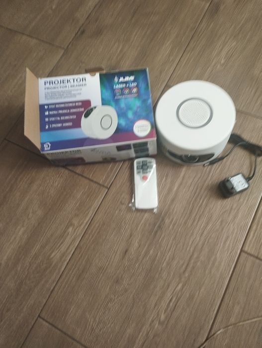 Projektor z głośnikiem