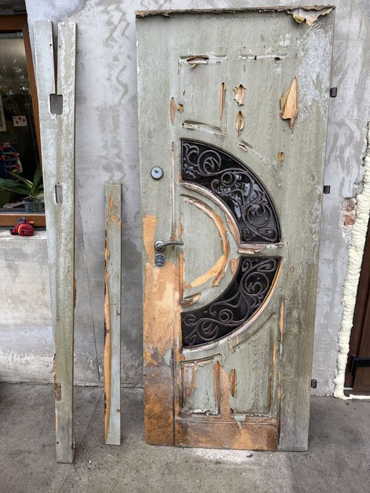 Вхідні двері броньовані вживані