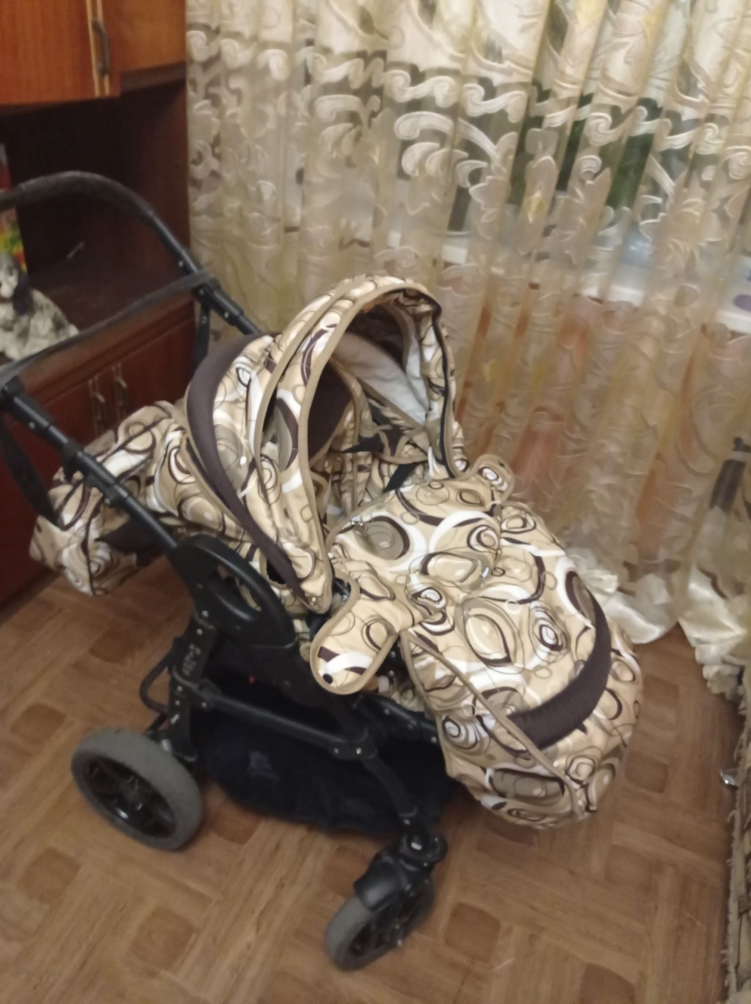 Продам детскую коляску hilox 2в1