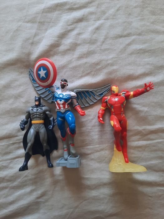3 bonecos de 12 cm