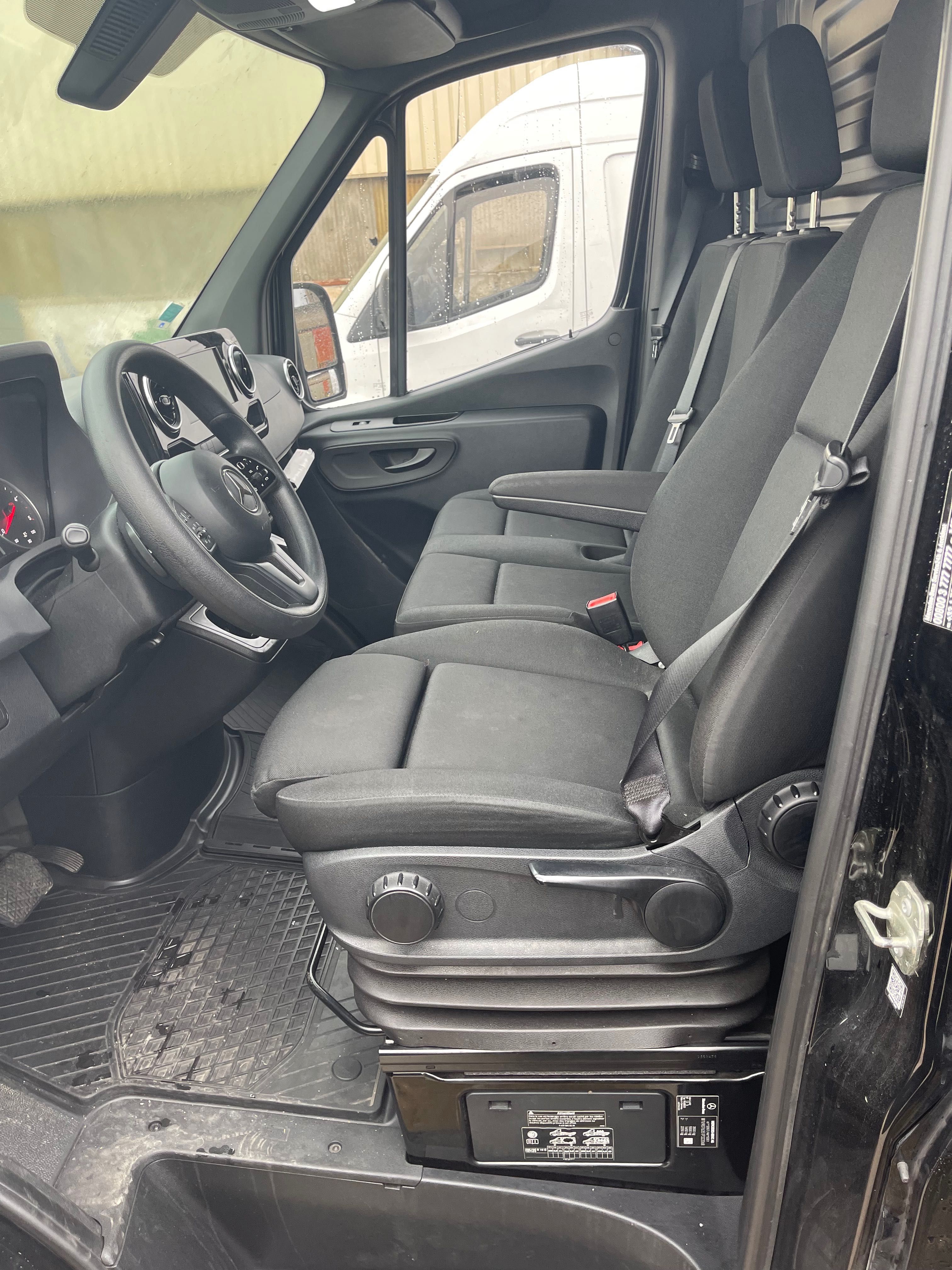 Mercedes-Benz Sprinter 319 * duży Mbux * 3.5t hak * LED * 7g tronic