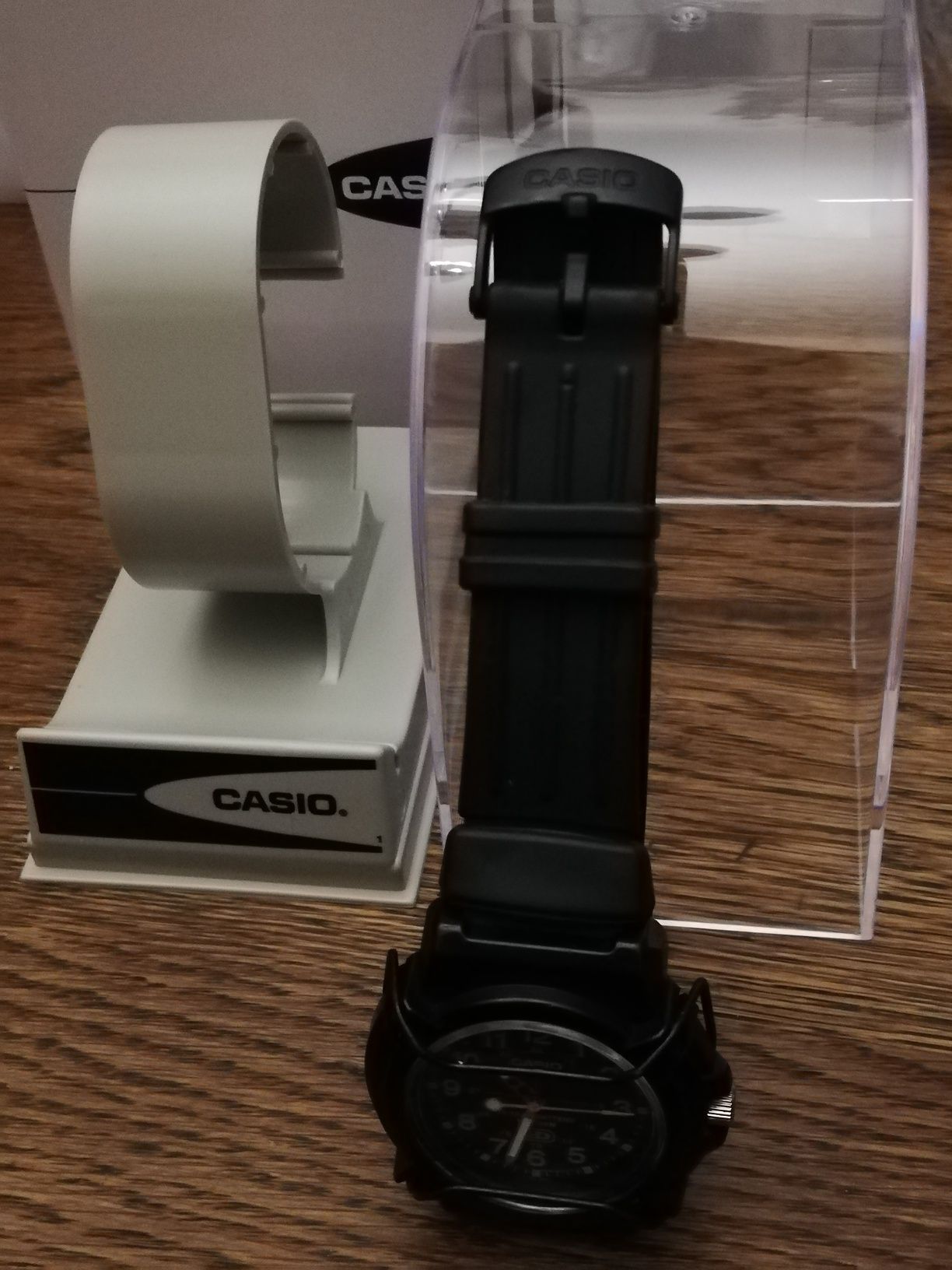 Sprzedam męski zegarek Casio HDA-800 z oryginalnym ekspozytorem