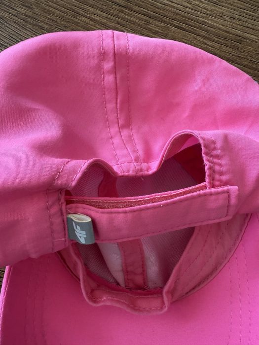 Czapka z daszkiem 4F regulowana 54s różowa