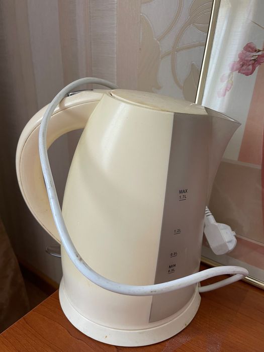 Електричний чайник Vitek Kettle VT- 1115 Y на 1,7 л.