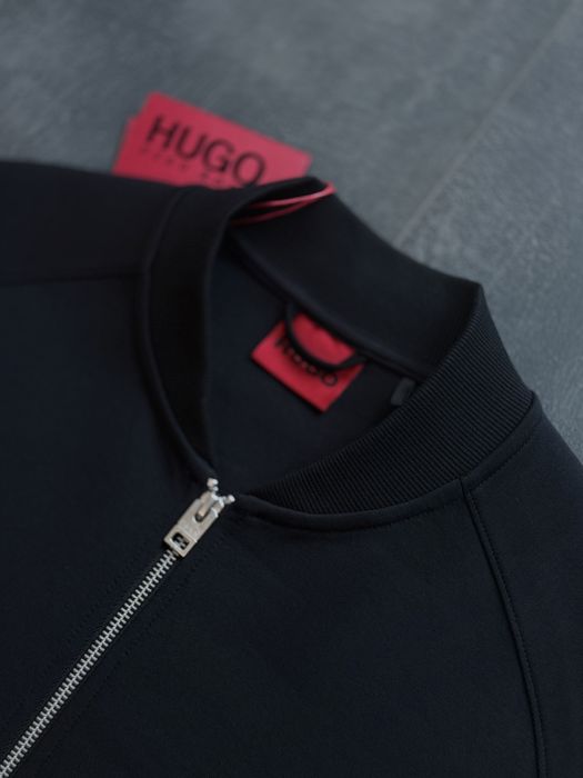 Hugo Boss бомбер