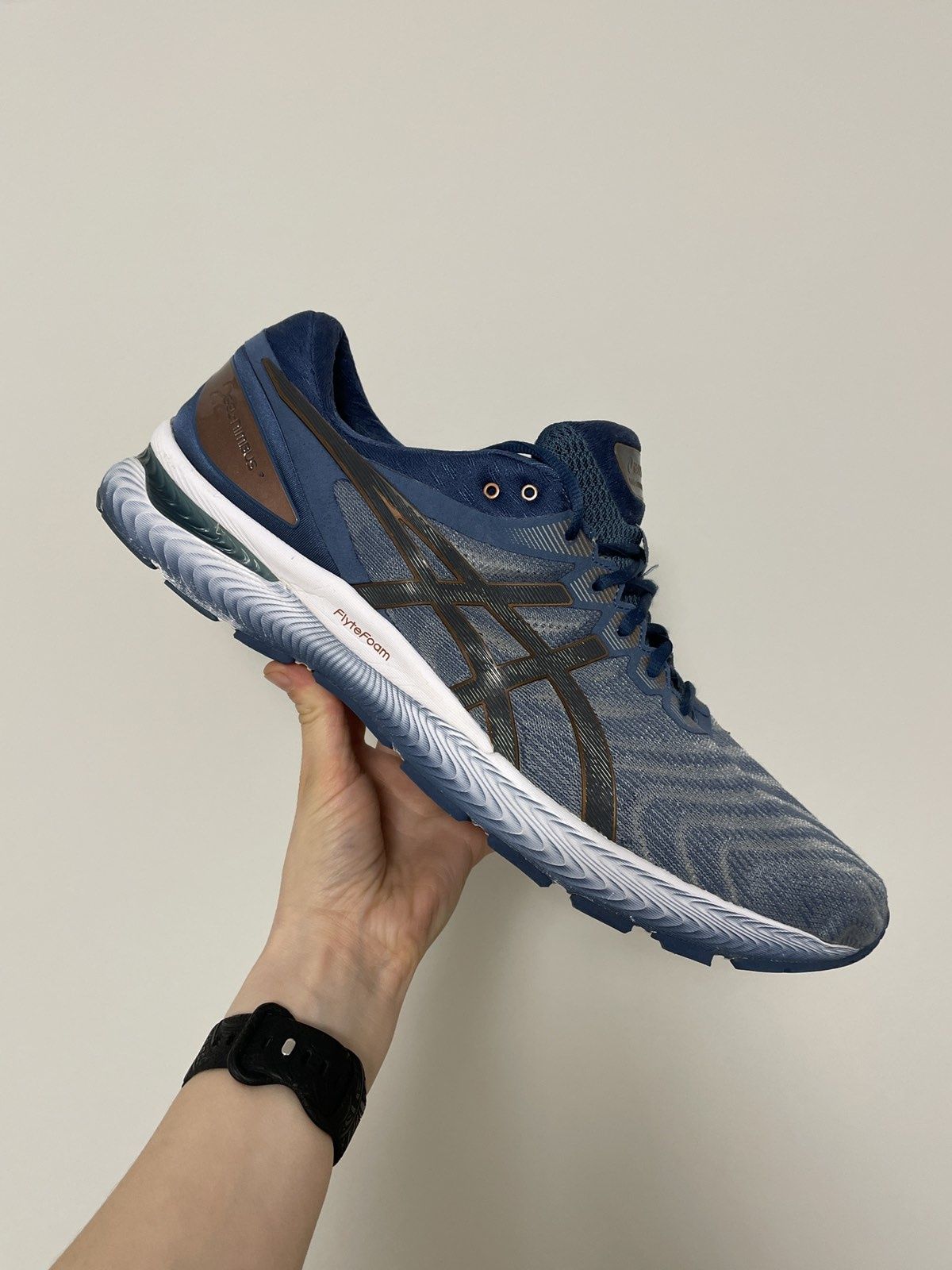 Asics GEL-NIMBUS 22 бігові кросівки 51.5 р.оригінал