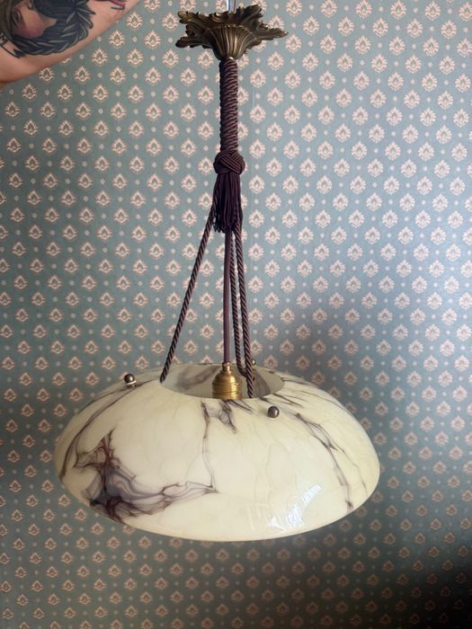 Ampla art deco stara lampa wisząca ufo żyrandol antyk kremowa marmurek