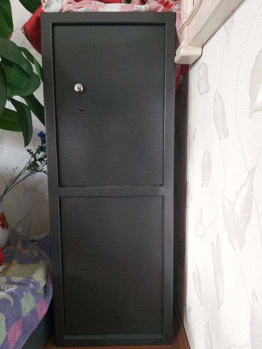 Сейф металевий двокамерний