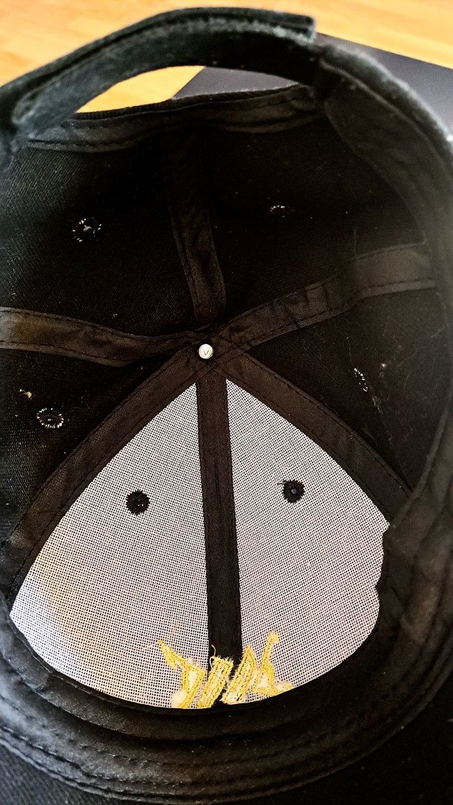 Czapka z daszkiem - aluminiowy wzorek