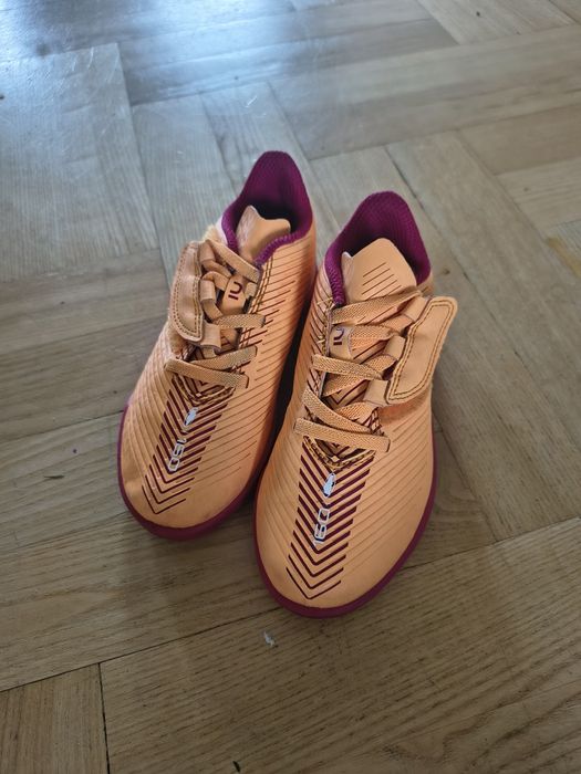 Turfy Decathlon rozm 28