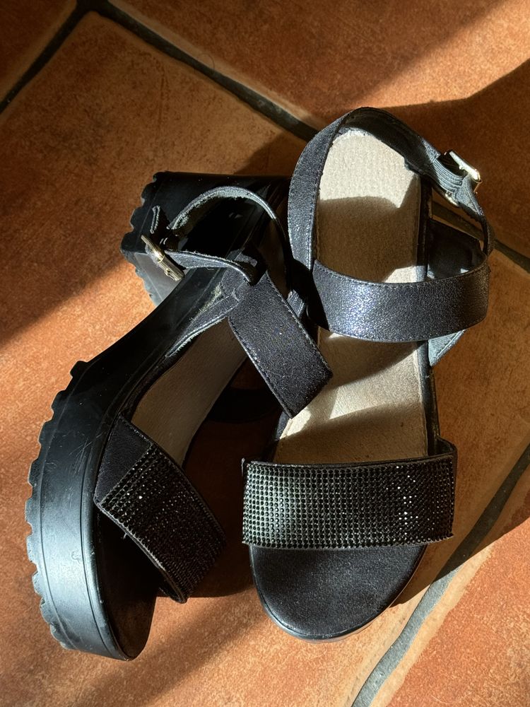 Sandalias pretas