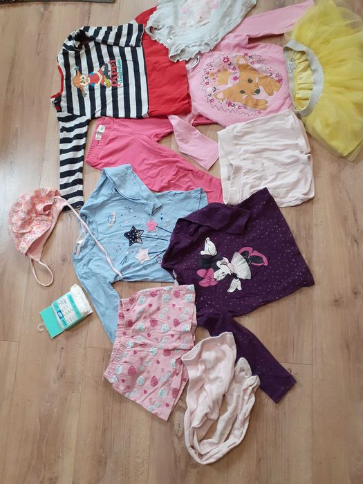 Ubranka dla dziewczynki w rozm. 86-92