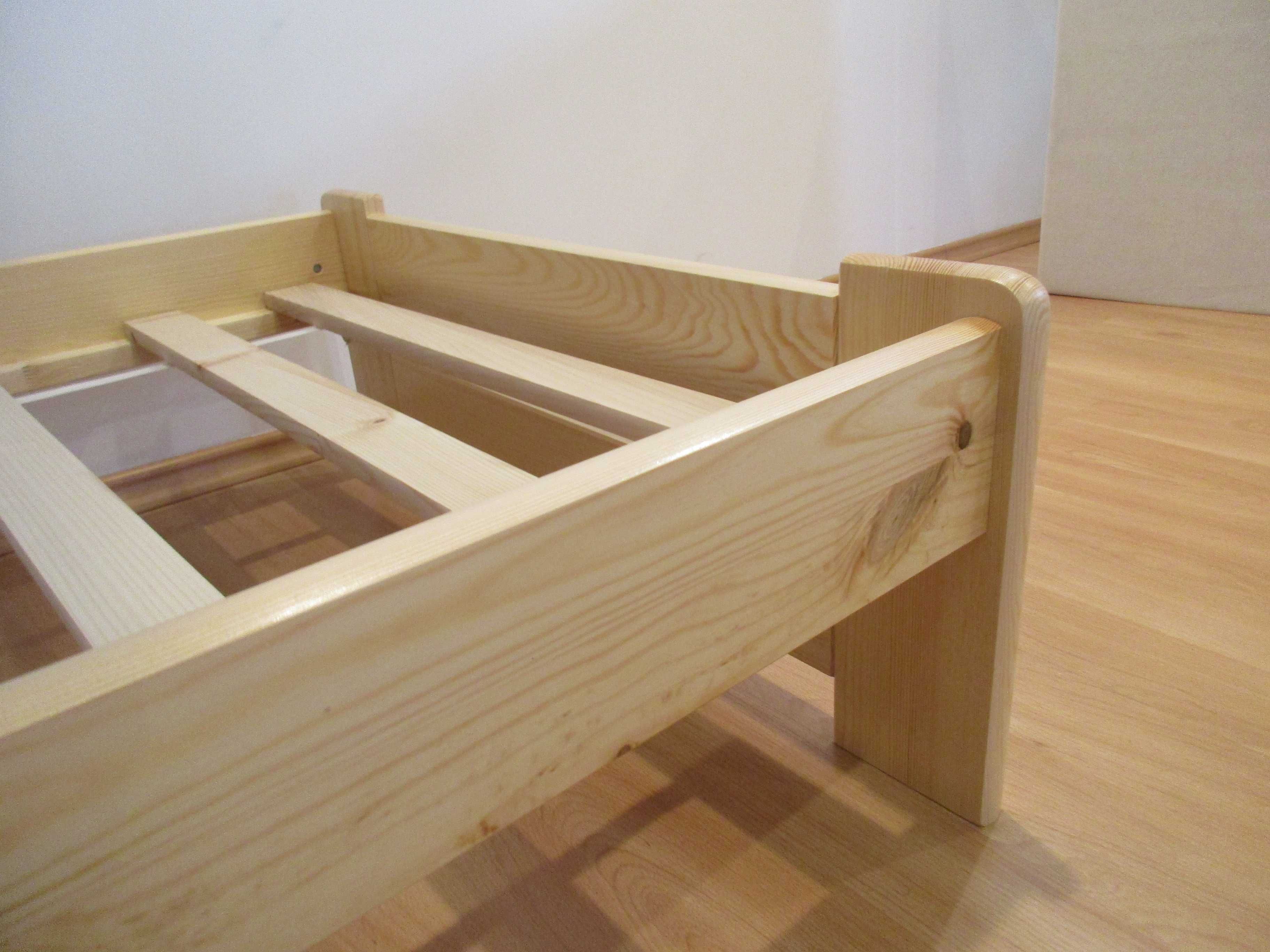 łóżko drewniane 120x200 z materacem też białe