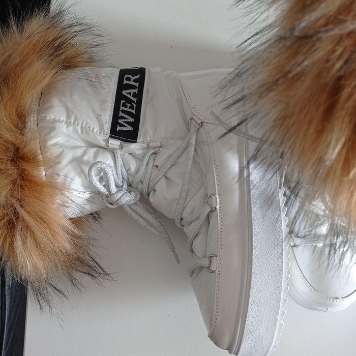 Krótkie kozaczki damskie 40 białe