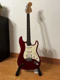 Guitarra Fender Squier Strat com amplificador