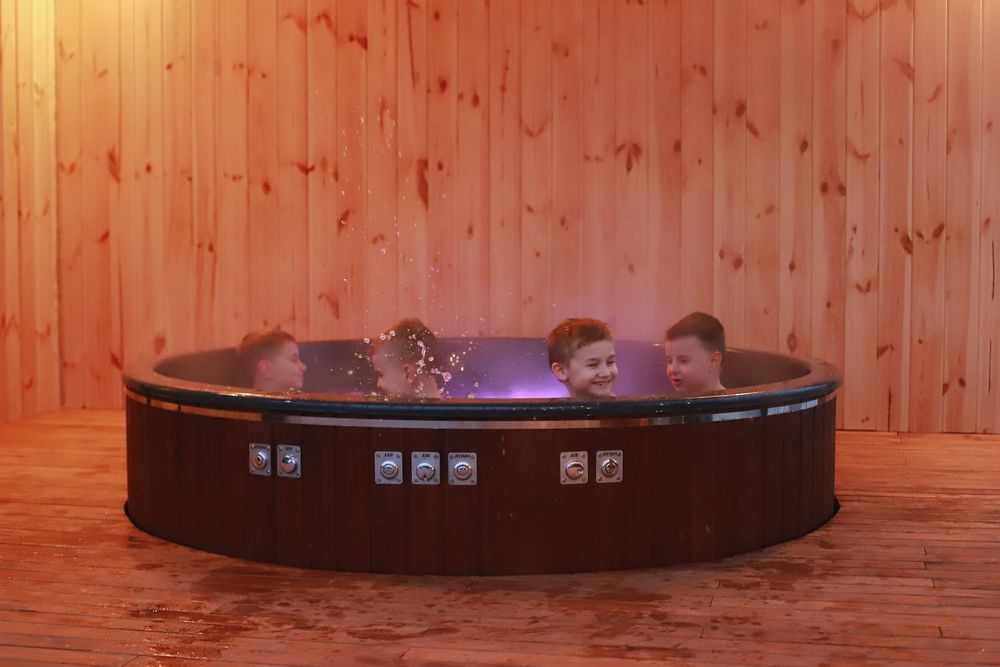 Будинок подобово | Басейн з підігрівом | Чан | Джакузі | Сауна |