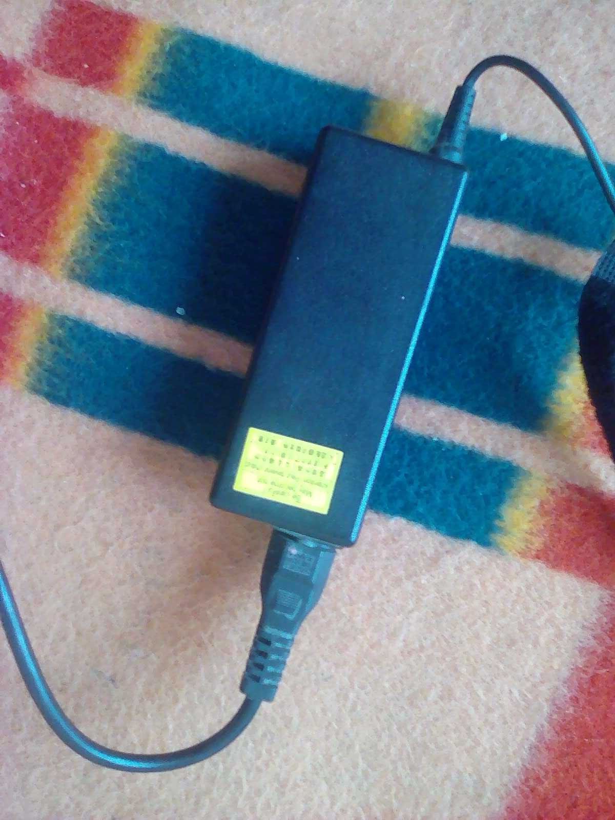 Adapter do Laptopa TOSHIBA