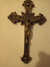 Crucifixo em bronze - obra centenária