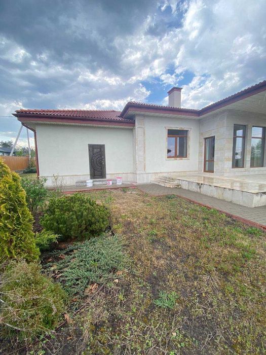 Продається будинок в місті Буча. Площа 180м2