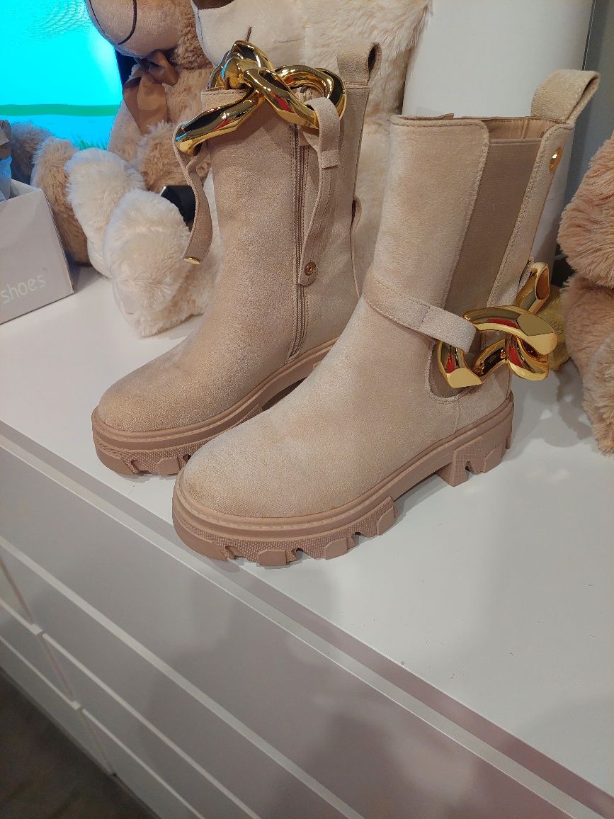 Nowe bezowe botki 36