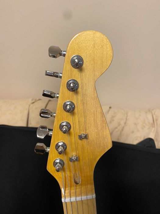 Guitarra de dois Braços (Baixo de 4 cordas e Guitarra de 6 Cordas)