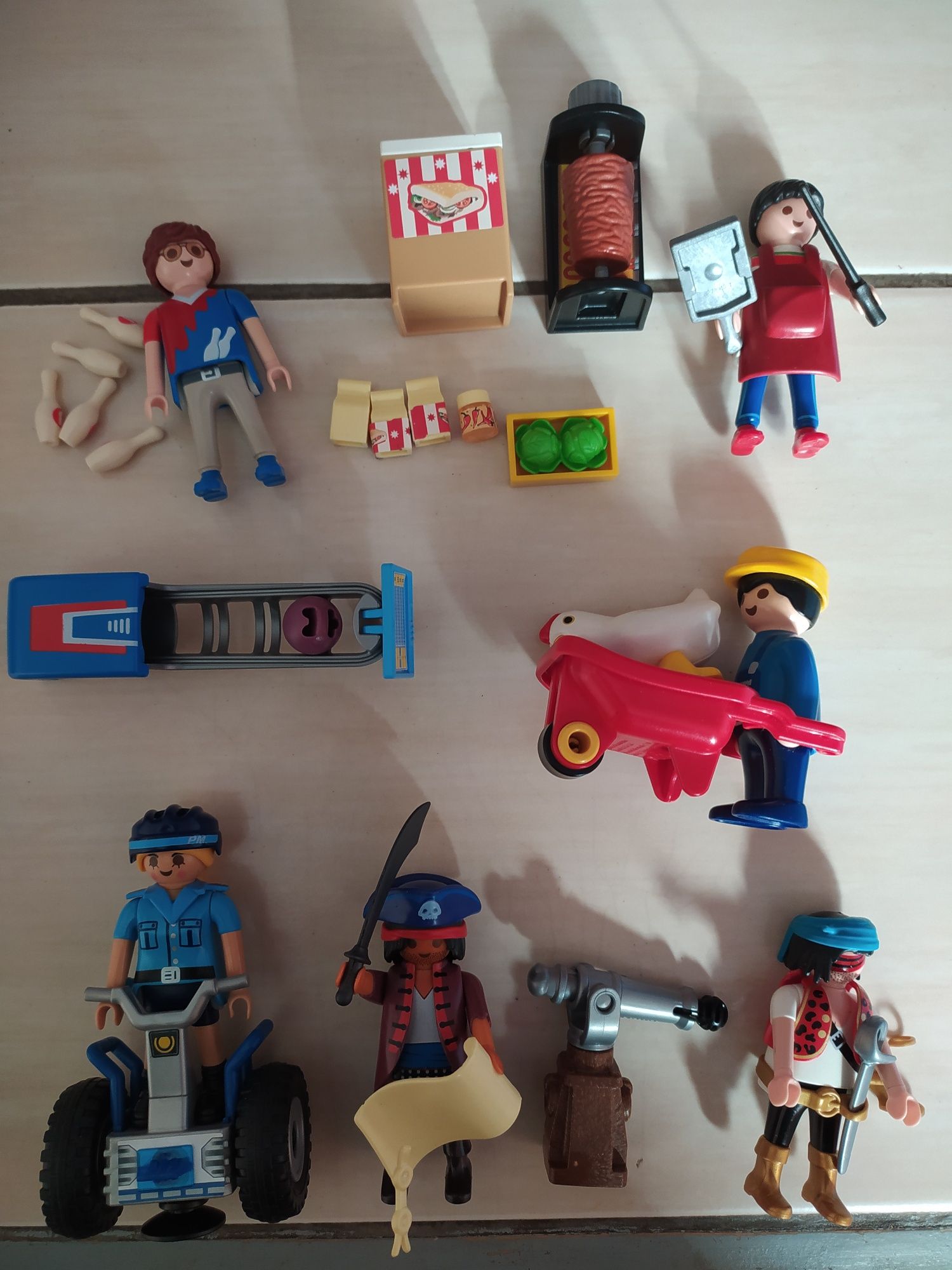 Playmobil - piraci, farmer, kręgle, kebab, policjantka