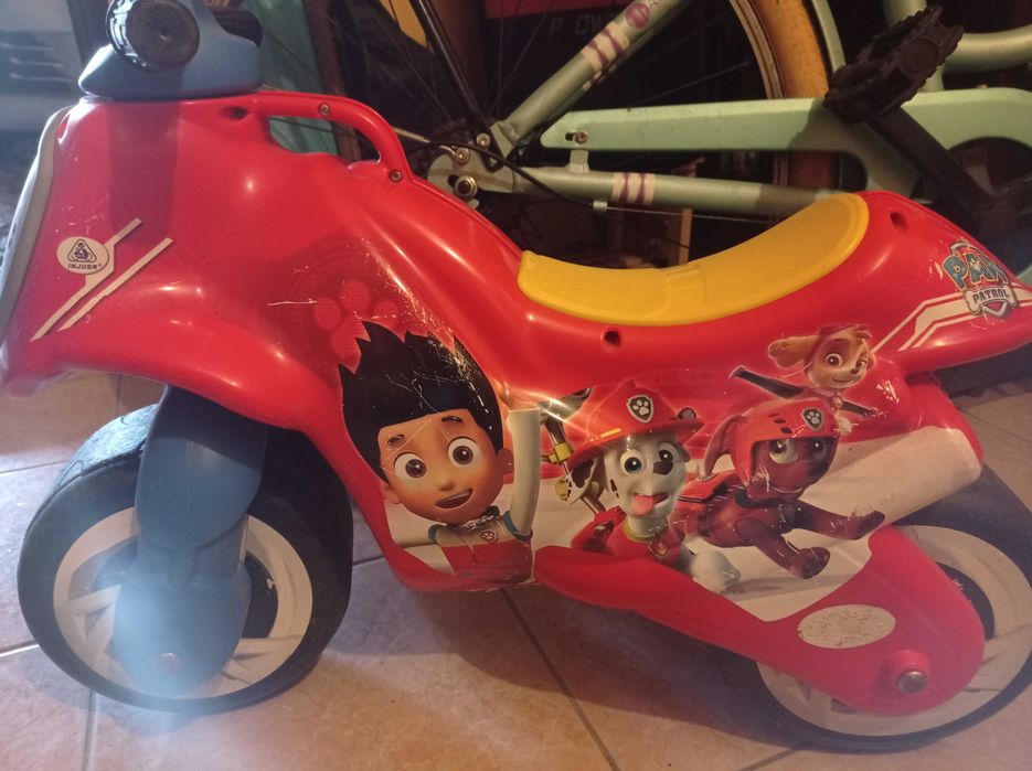 Triciclo mota ótimo estado